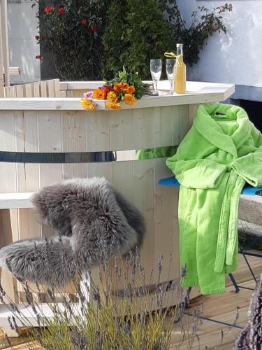 Les Fontenelles House | Gîte La petite maison horlogère jacuzzi & sauna , prêt de raquettes des neiges