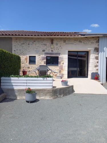 Montournais House | Gîte la petite maison