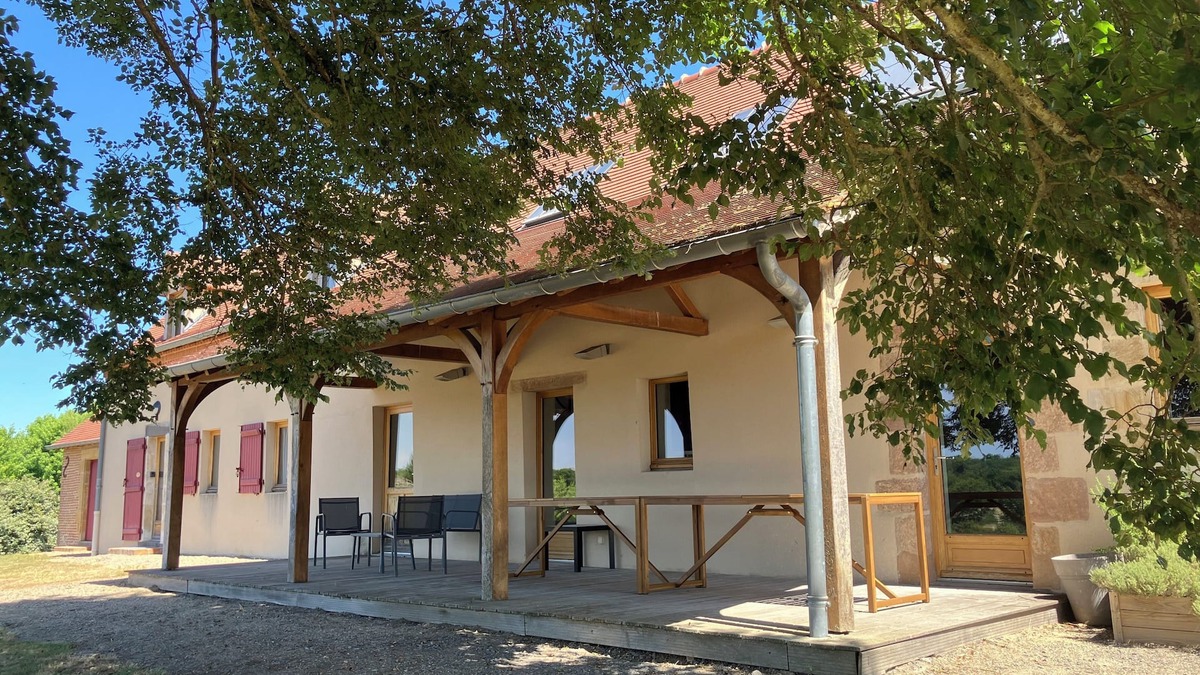 Montbeugny House | Gîte le Cerf Ailé