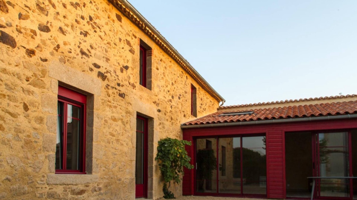 Bazoges-en-Paillers Apartment | Gîte Le Puy Carmin 12pers Jacuzzi 18' Puy du Fou