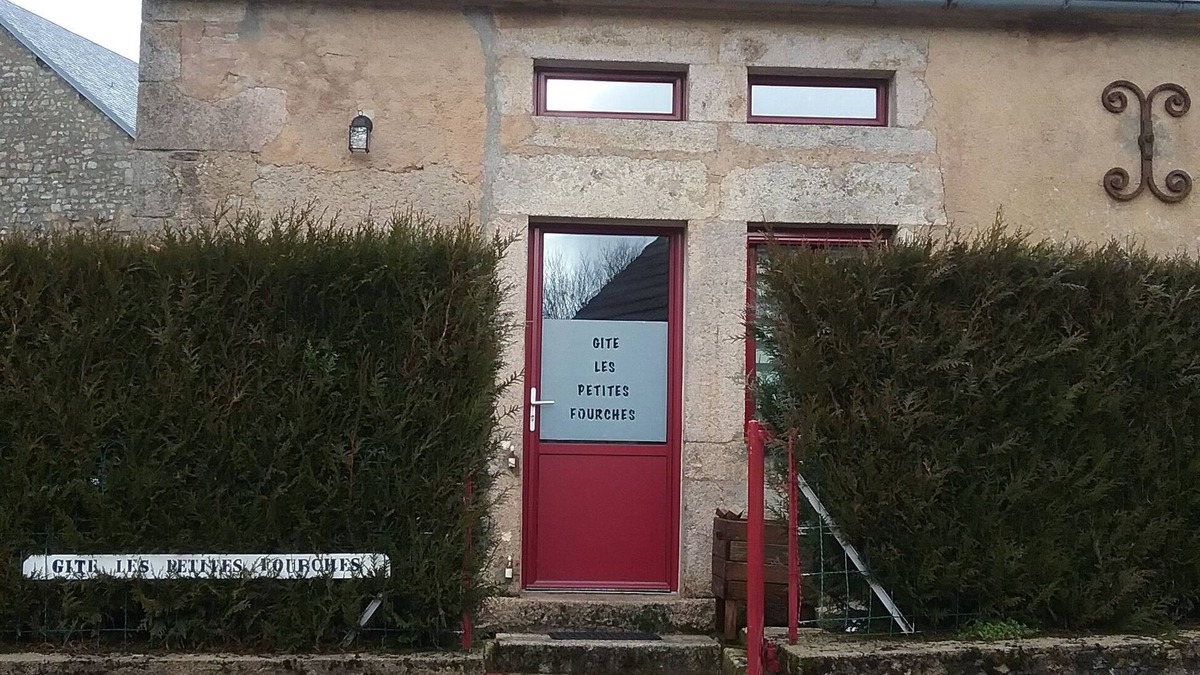 Saint-Brisson House | Gîte les petites fourches, Burgundy, Morvan Park. Rated 3 stars.