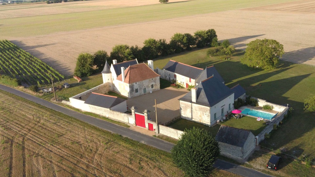 Ligre House | Gîte Les Treilles, au Cœur des Châteaux de la Loire Piscine Privée
