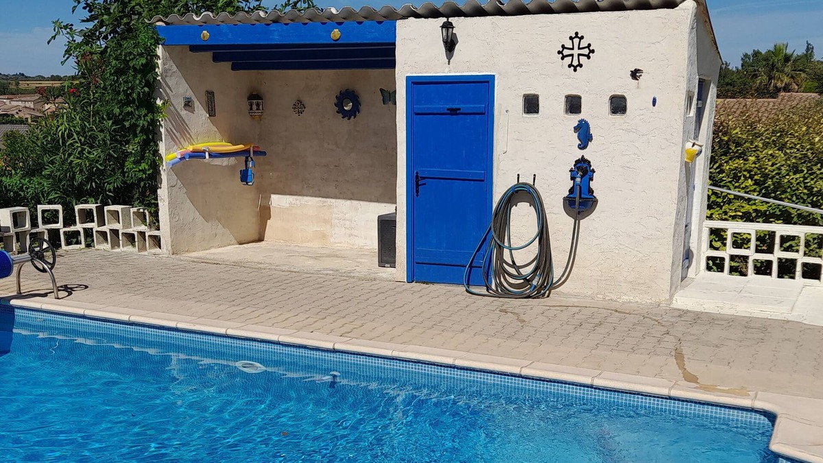 Montagnac Villa | Gîte Location 1 canape-lit rapido 140 - bedroom 1 bed 160 refurbished.