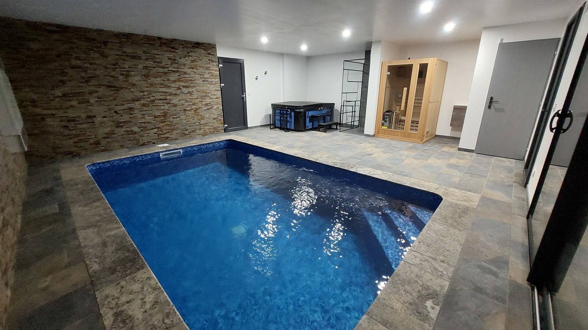 Manosque House | Gîte Luxueux Avec Piscine Chauffée, Jacuzzi et Sauna Rien que Pour Vous