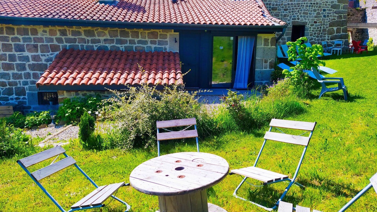 Saint-Bonnet-le-Chateau House | Gîte Ma Boutique Hôtel in La Bâtisse aux Lanternes sleeps 15 with garden