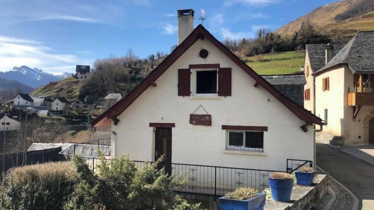 Aydius House | Gîte "malgré Tout"