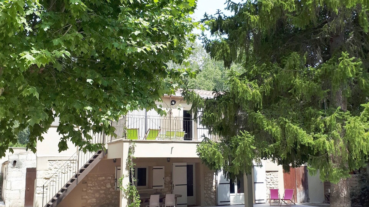 Orgon Cottage | Gîte mas la Mounine (ground floor)