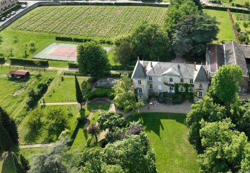 Les Echets Apartment | gîte ou chambres d'hôtes au château de Montclair