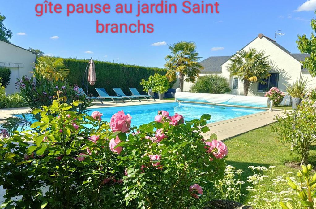Saint-Branchs House | Gîte Pause au jardin piscine chauffée