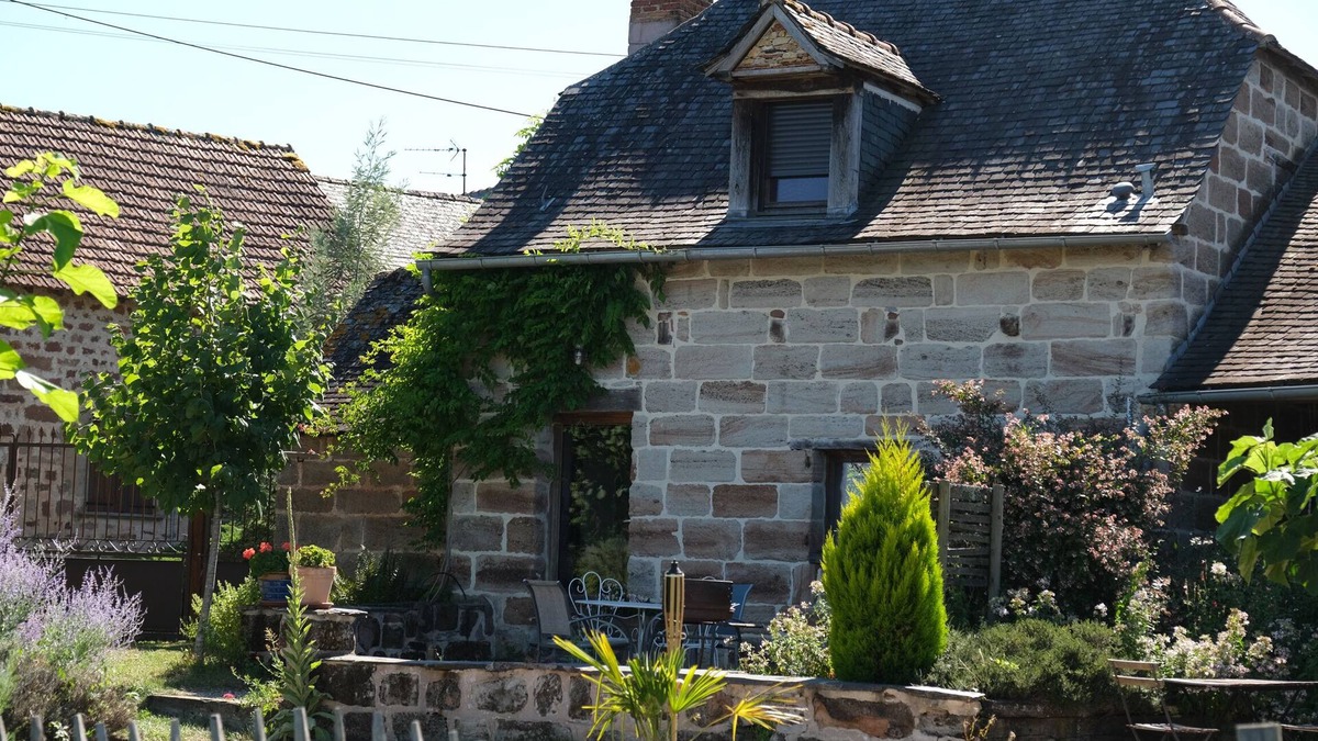 Saint-Bonnet-la-Riviere House | Gîte Pour 2 Personnes, en Campagne, Avec Piscine
