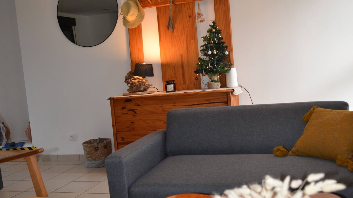 Sainte Gemme House | Gîte Pommier 7 Personnes, au Calme, Piscine