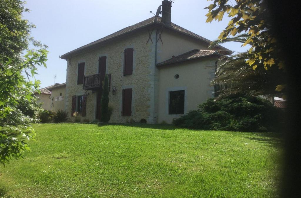 Hastingues Apartment | gîte porte de la bastide