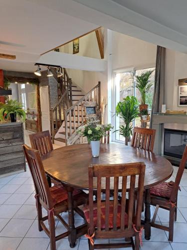 Theys House | GÎTE REDROOSTER HOME - 160m2, 4 ch, 2 sdb, fibre, parking, sauna, bain à remous