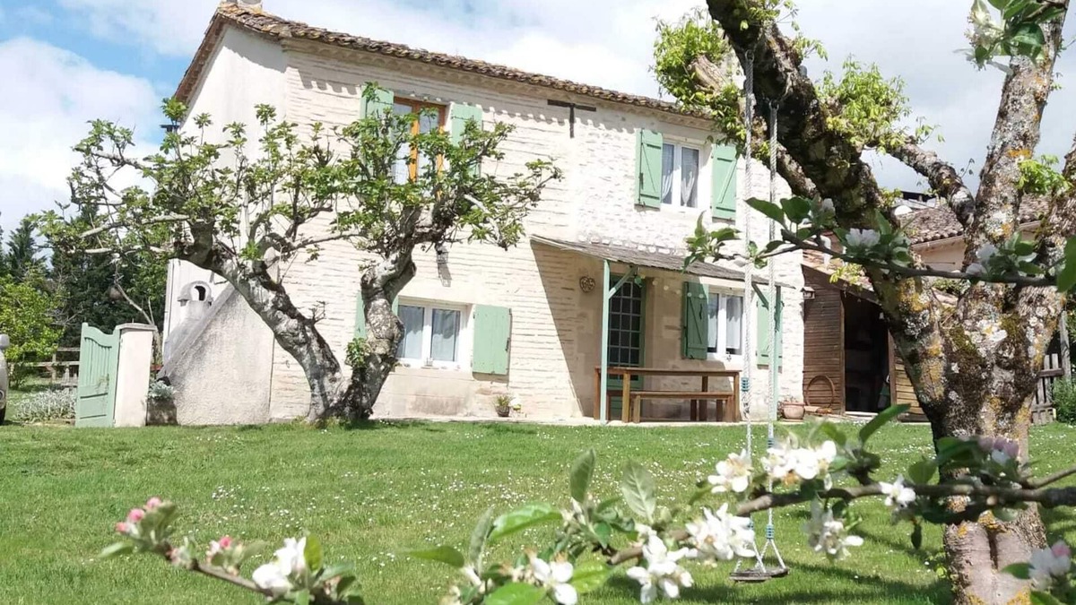 Sigalens House | Gîte rural des Gravets, shared pool