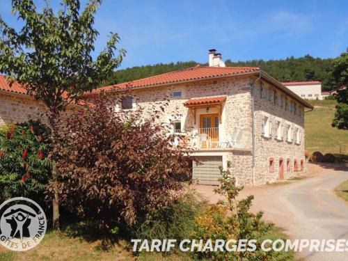 Chirassimont House | Gîte spacieux avec 6 chambres, cheminée et terrain de pétanque en pleine campagne - FR-1-496-65