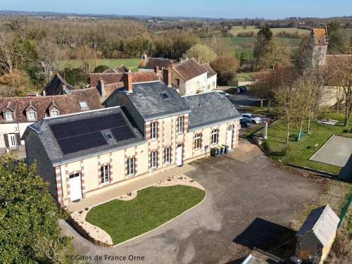 Gemages House | Gîte spacieux dans le Perche avec WIFI inclus, idéal pour réunions familiales - FR-1-497-240