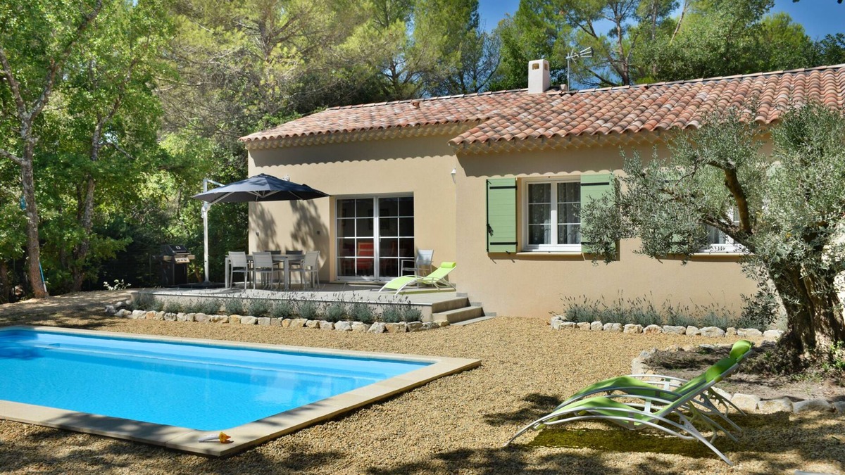 Mazan Villa | Gîte St Joseph | Provence | New villa: air conditioning/heated pool/mature garden