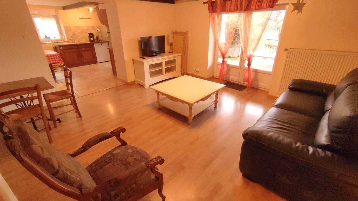Dommartin-les-Remiremont Cottage | Gîte Tiffanie - SPA Jacuzzi Sauna Fishing pond