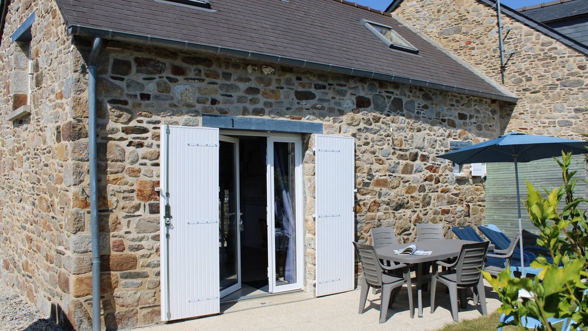 La Fresnais House | Gîte TI GLAS-Gîte in renovated farmhouse in Mont-St-Michel bay