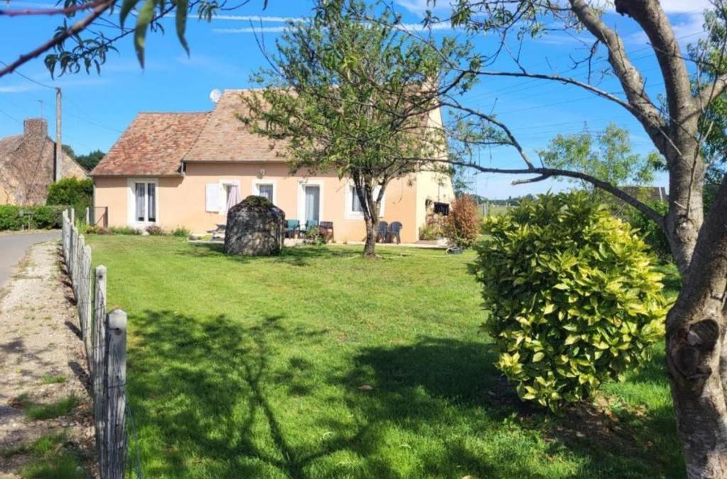 Monce-en-Belin House | Gîte tout confort près du circuit des 24 Heures, cadre verdoyant, étang clos, 6 pers., lits faits - FR-1-410-207