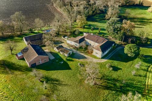 Valence-sur-Baise House | Gîtes Charme et Cosy avec piscine - Le Clos Boissière