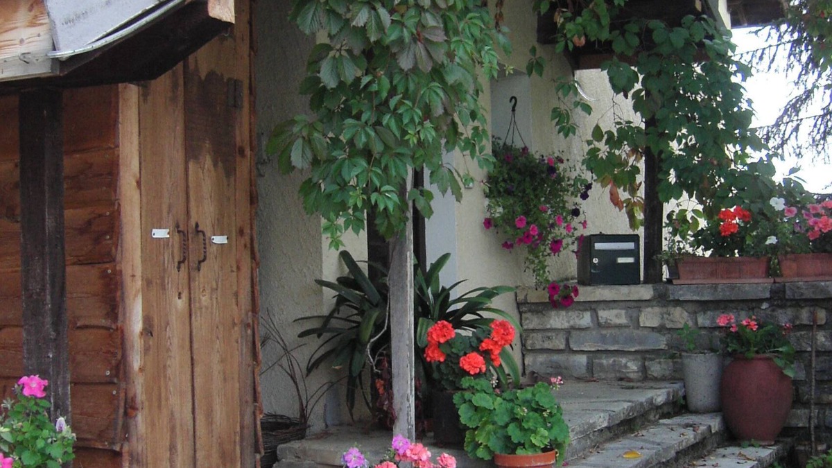 Saint-Leger-les-Melezes Apartment | Gîtes de Combebelle - quiet location 600 m from the slopes - trailheads