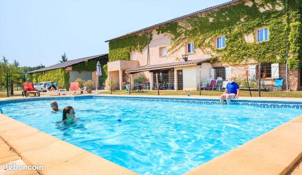 Parisot House | Gîtes de La Carrétarié
