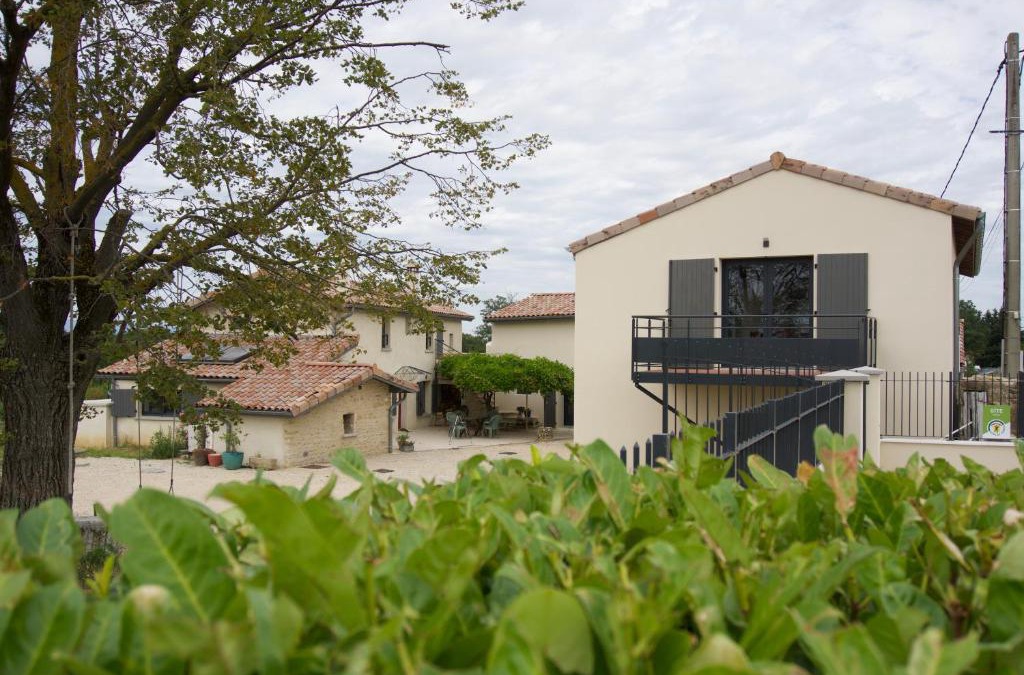 Chantemerle-les-Bles Apartment | Gîtes Du Mas de Surlan