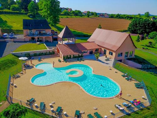 Hautefort House | Gîtes Les SOURCES