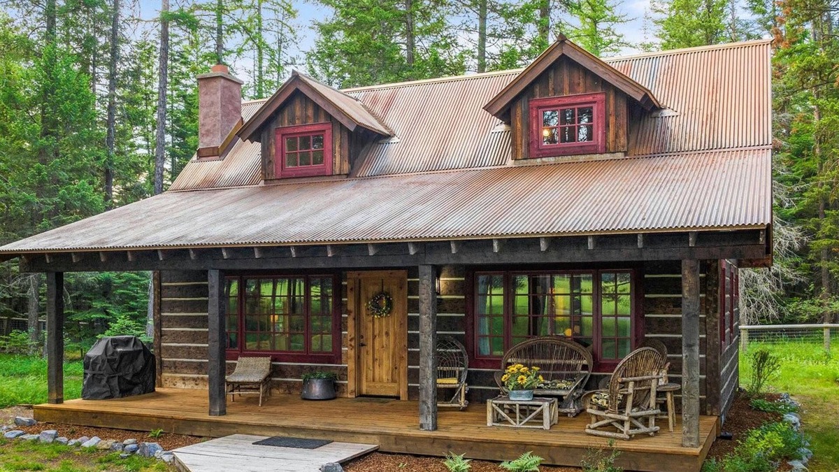 Bigfork Cabin | G-Bar-N Ranch Hudson’s Bay Log Home
