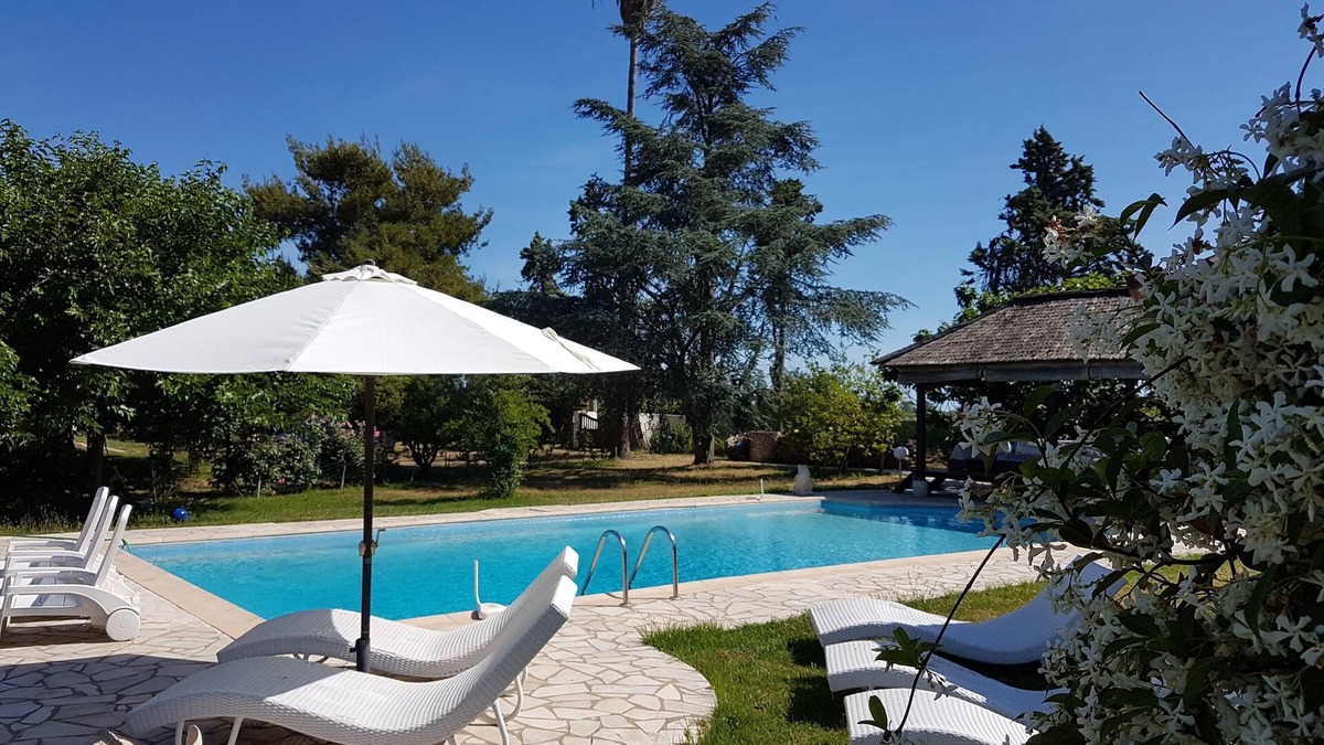 Querciolo Cottage | g ^ te de France 3 épis, 3 *, by the sea with swimming pool, meadow and animals, wifi