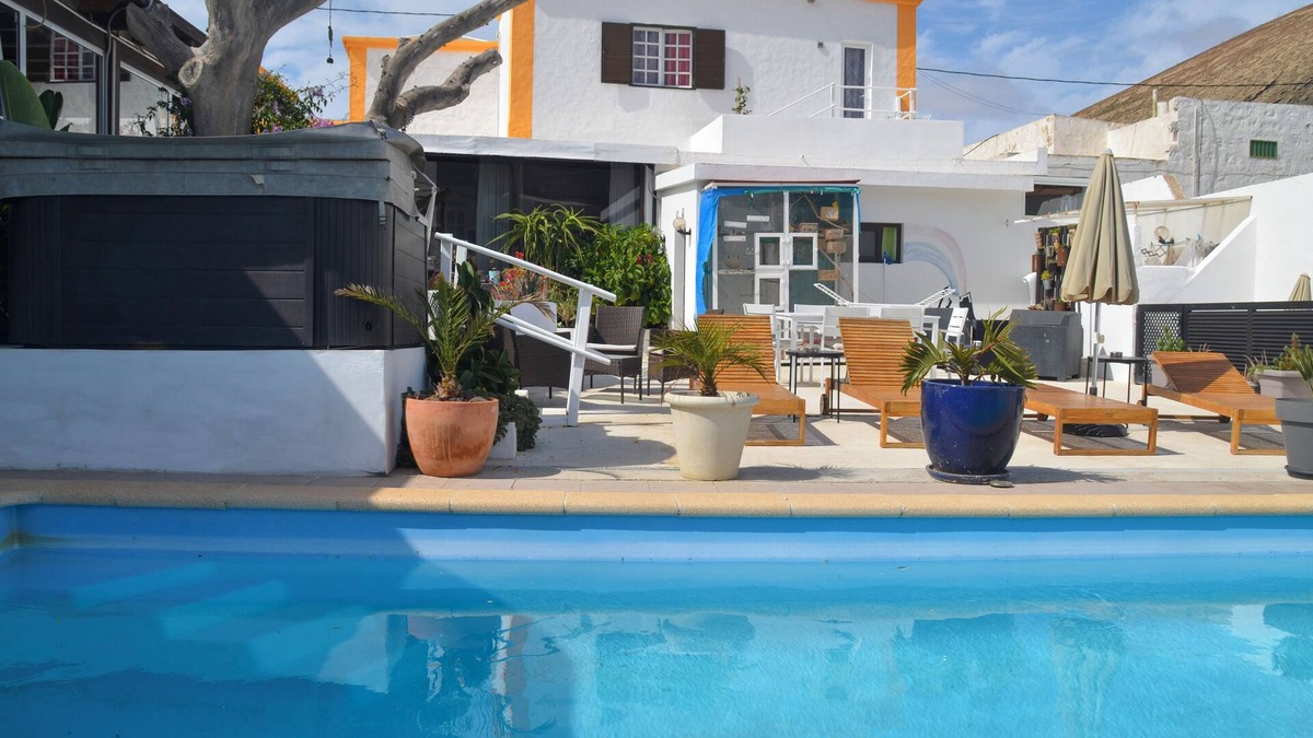 Montana Blanca Bed & Breakfast | GA7COLORES