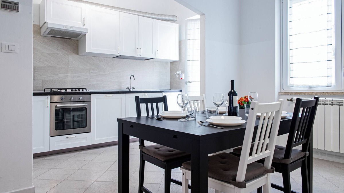 Ex Campo d'Aviazione House | Gabbiano Bianco cozy cottage in Viareggio WiFi, air condit., families and crew