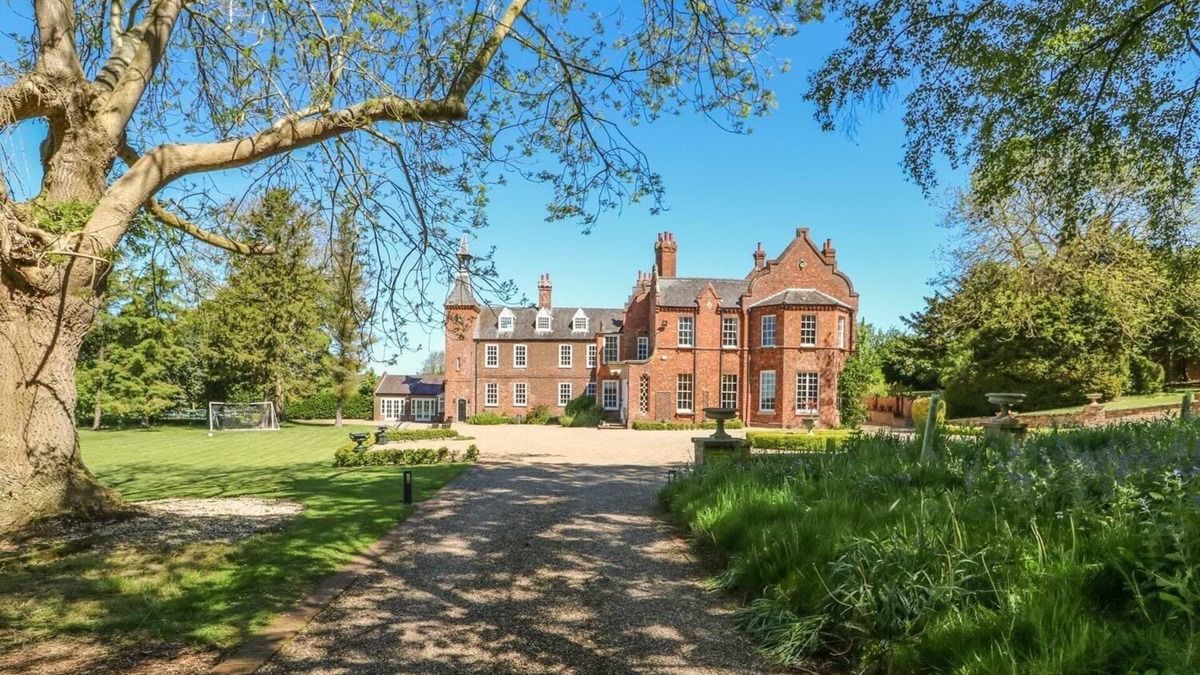 Skendleby House | GAINSFORD HALL, pet friendly, luxury holiday cottage in Spilsby