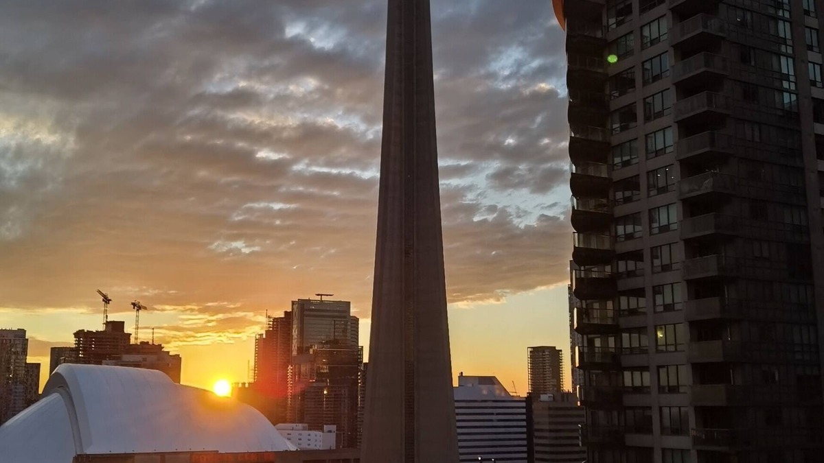 Thornhill Condo | Galactic Empire's Lounge (Actually in Downtown Toronto near Union Station)