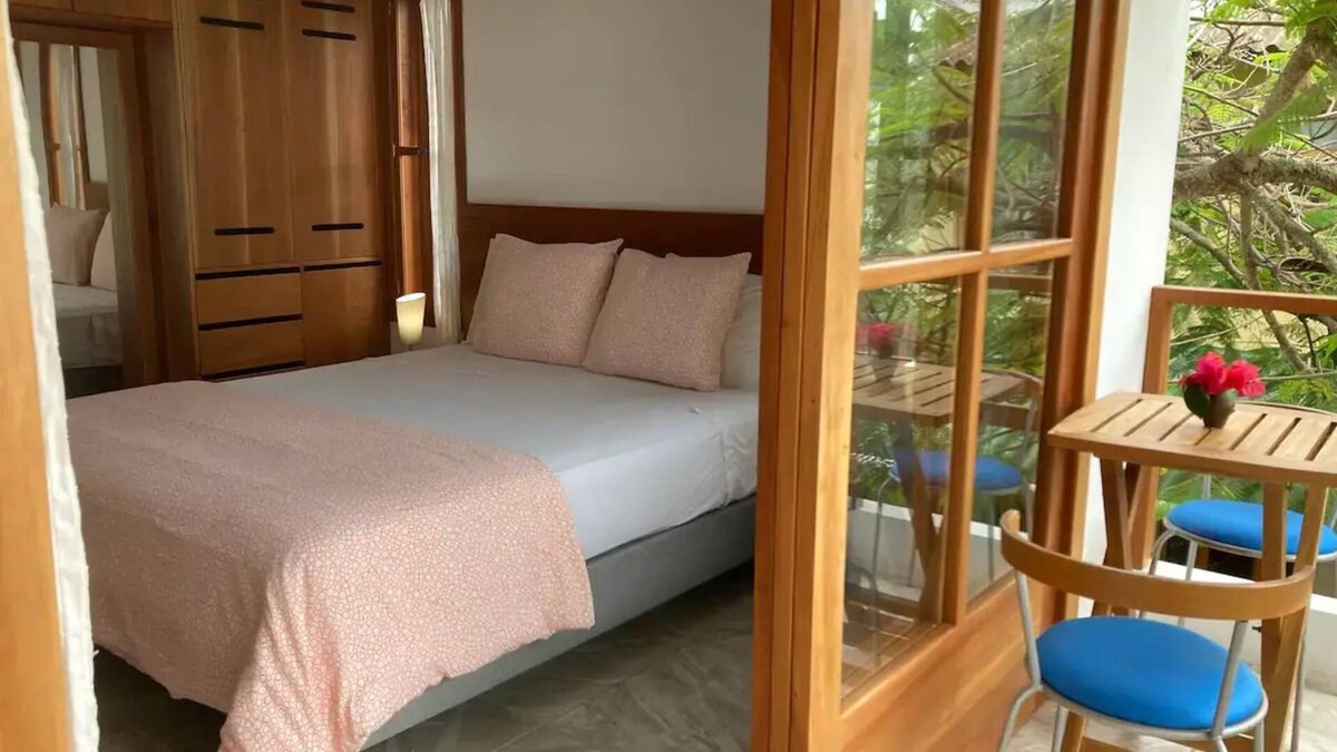 Puerto Ayora House | GALAPAGOS SUITE VELERO