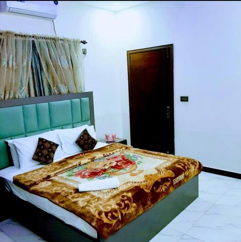 Gulshan-E-Jamal Bed & Breakfast | Galaxy Inn - Near Jinnah International Airport Branch