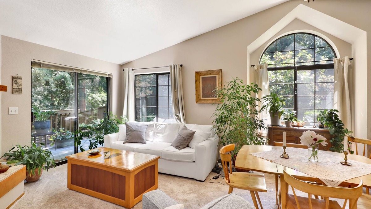 Geneva Apartment | Galbraith Mountain Forest Escape