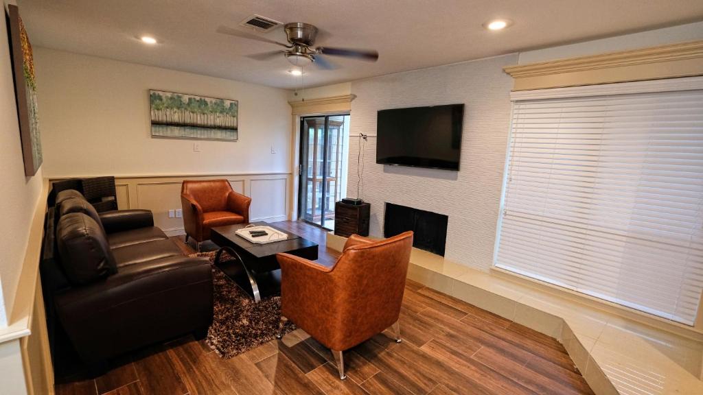 Woodlake - Briar Meadow Apartment | Galleria Area Condo, 2 Bedrooms 2 Story - Ocee