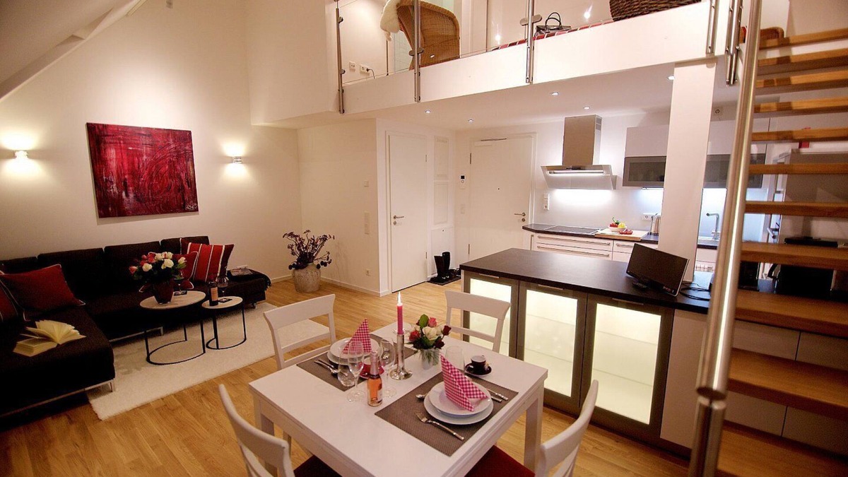 City Centre Regensburg Apartment | Gallery apartment (55sqm) with kitchen and WLAN