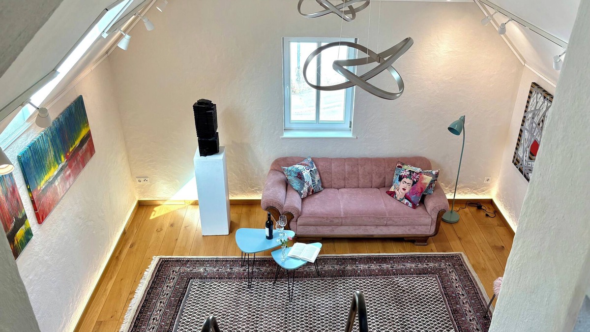 Pronsfeld Apartment | Gallery apartment - living in the midst of art