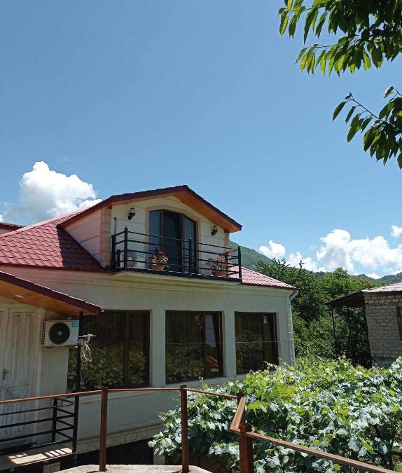 Tsageri House | Gallery