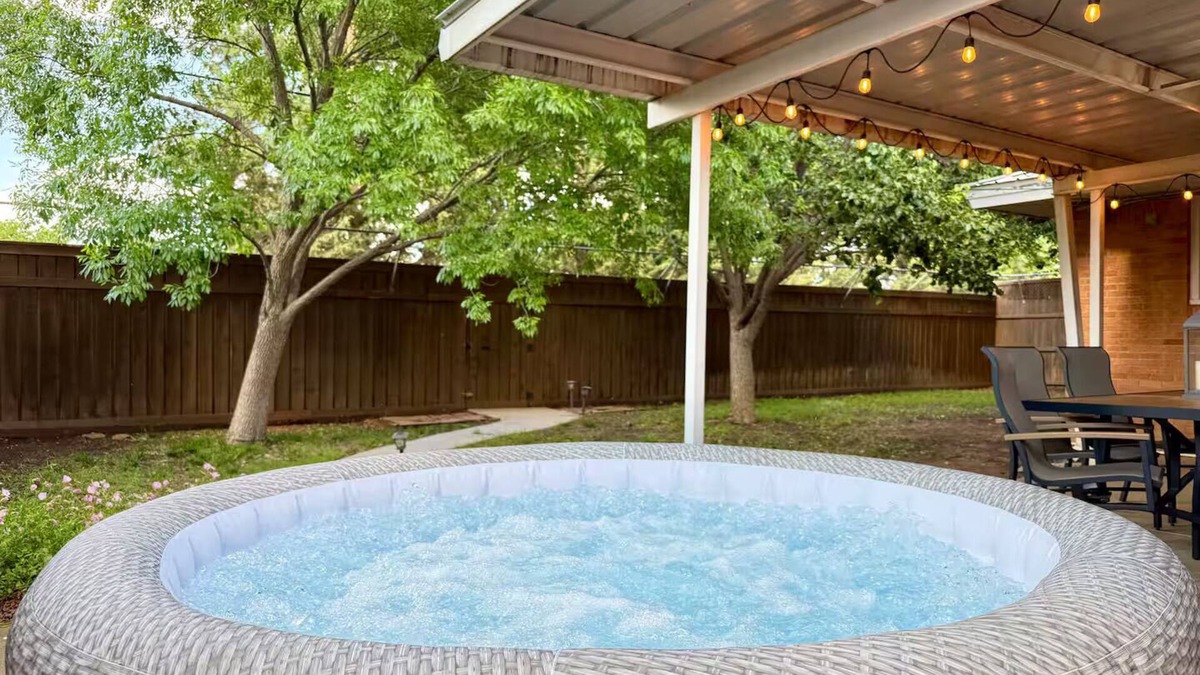 Lubbock House | Gallery Getaway - Hot Tub - Ping Pong