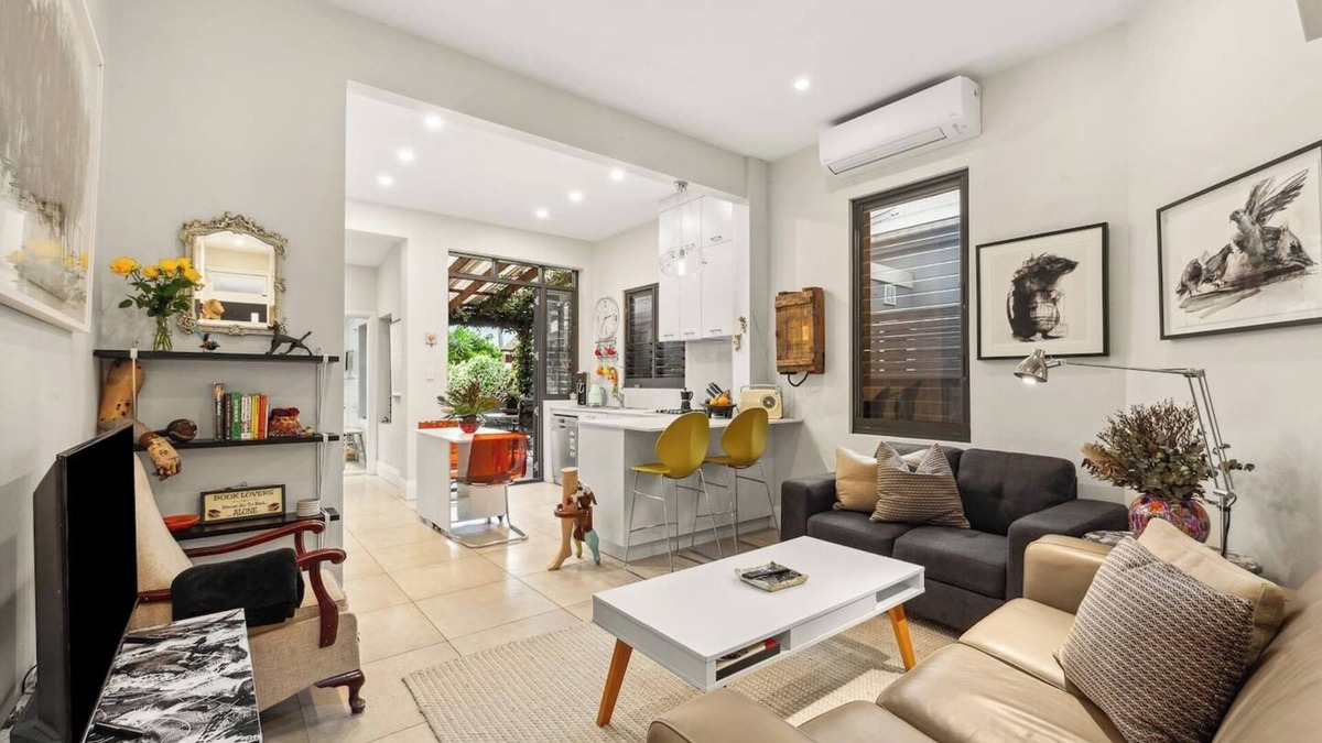Newtown House | Gallery Getaway NewtownAlexandria Creative Hub