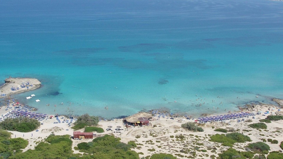 Pizzo Villa | GALLIPOLI LIDO PIZZO Villa 20 steps from the sea with tennis court