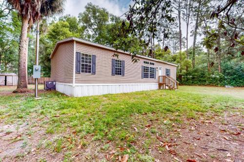 Williston House | Gallop Away