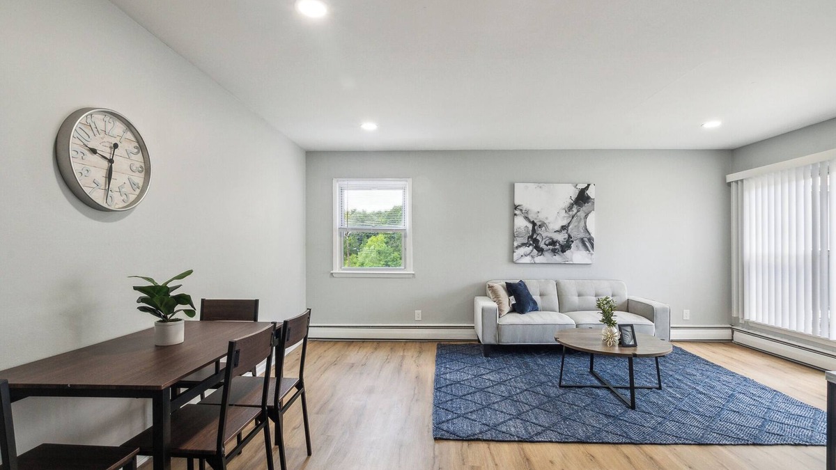 New Castle Apartment | Galloway 6 I Spacious Garden Style Retreat I Gym