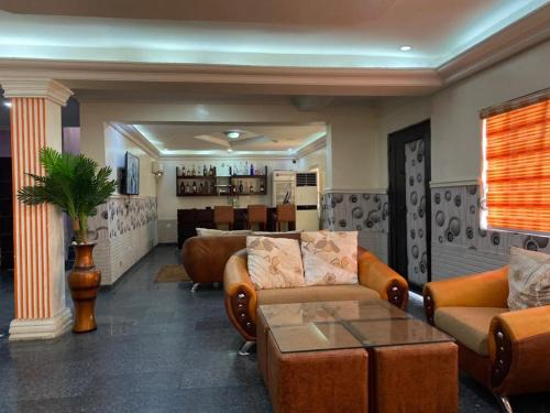 Ofin Hotel | Galpin Suites