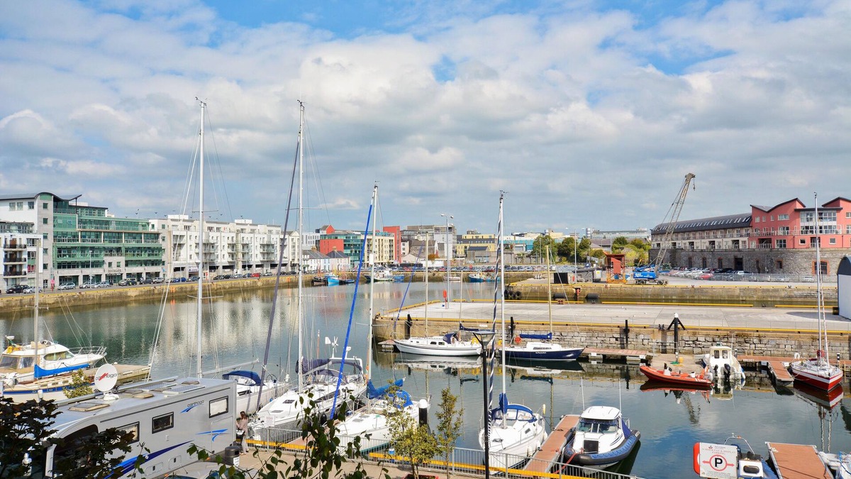 Galway City Centre Condo | Galway district harbor views