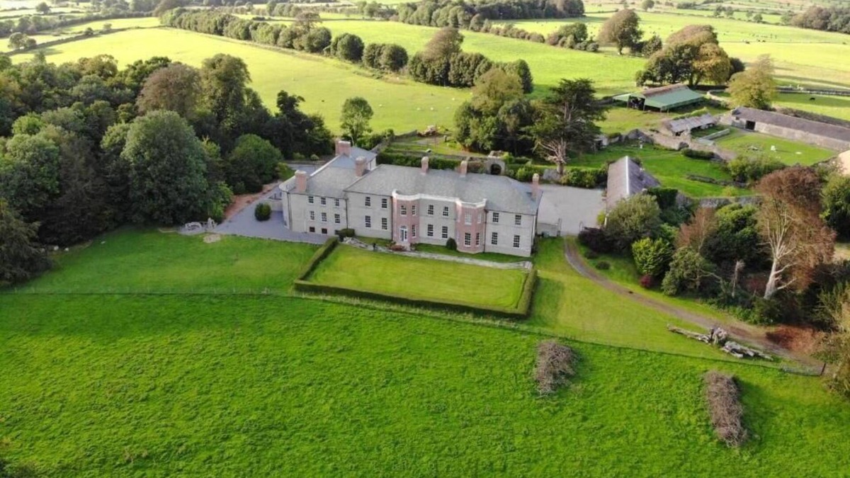 Tuam House | Galway's CastleHacket House Friar Room